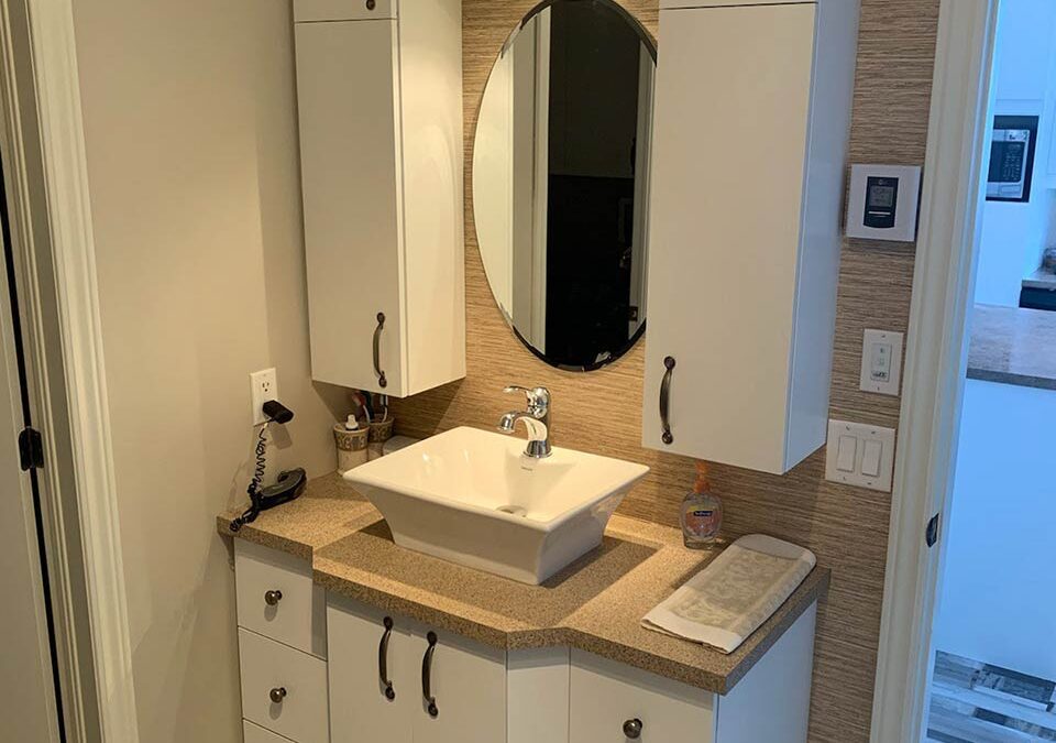 peinture-armoire-de-salle-de-bain-quebec